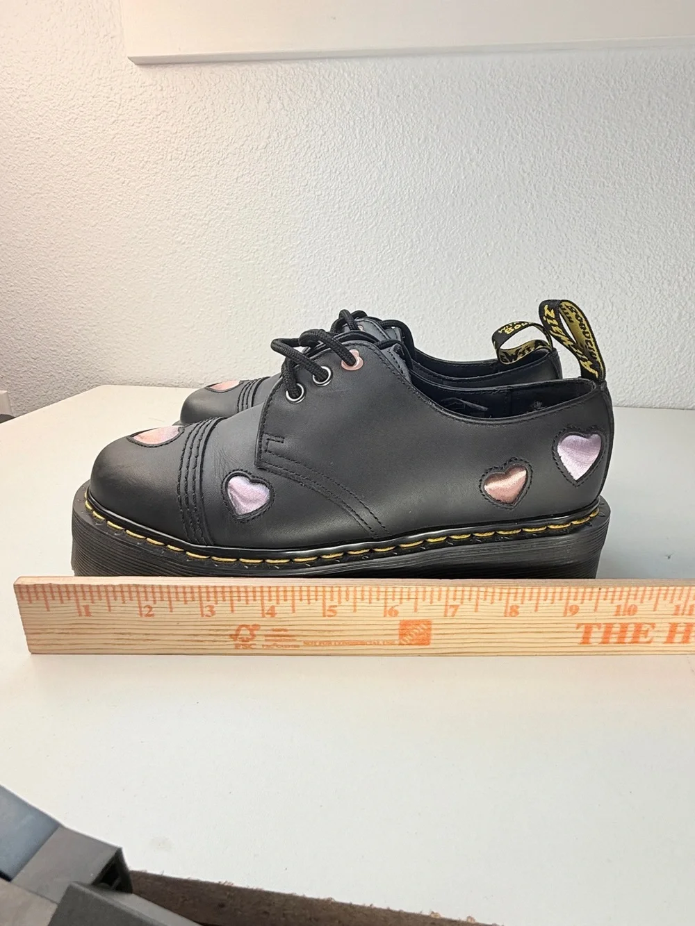 Dr Martens Heart Cutout Platform Oxford Shoes Black Pink womens Size 7 goth